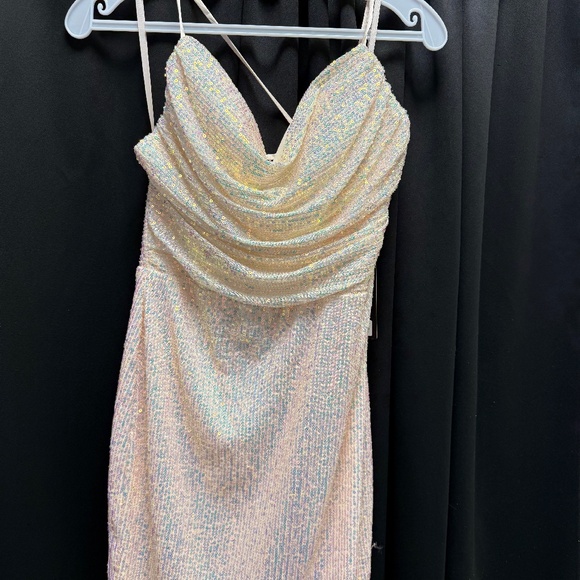 Nox Anabel Dresses & Skirts - NWT Nox Anabel T737 Sequin Lace Up Back in Cream